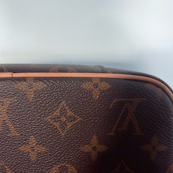 Louis Vuitton Nice BB Vanity Case - Picture 5 of 11